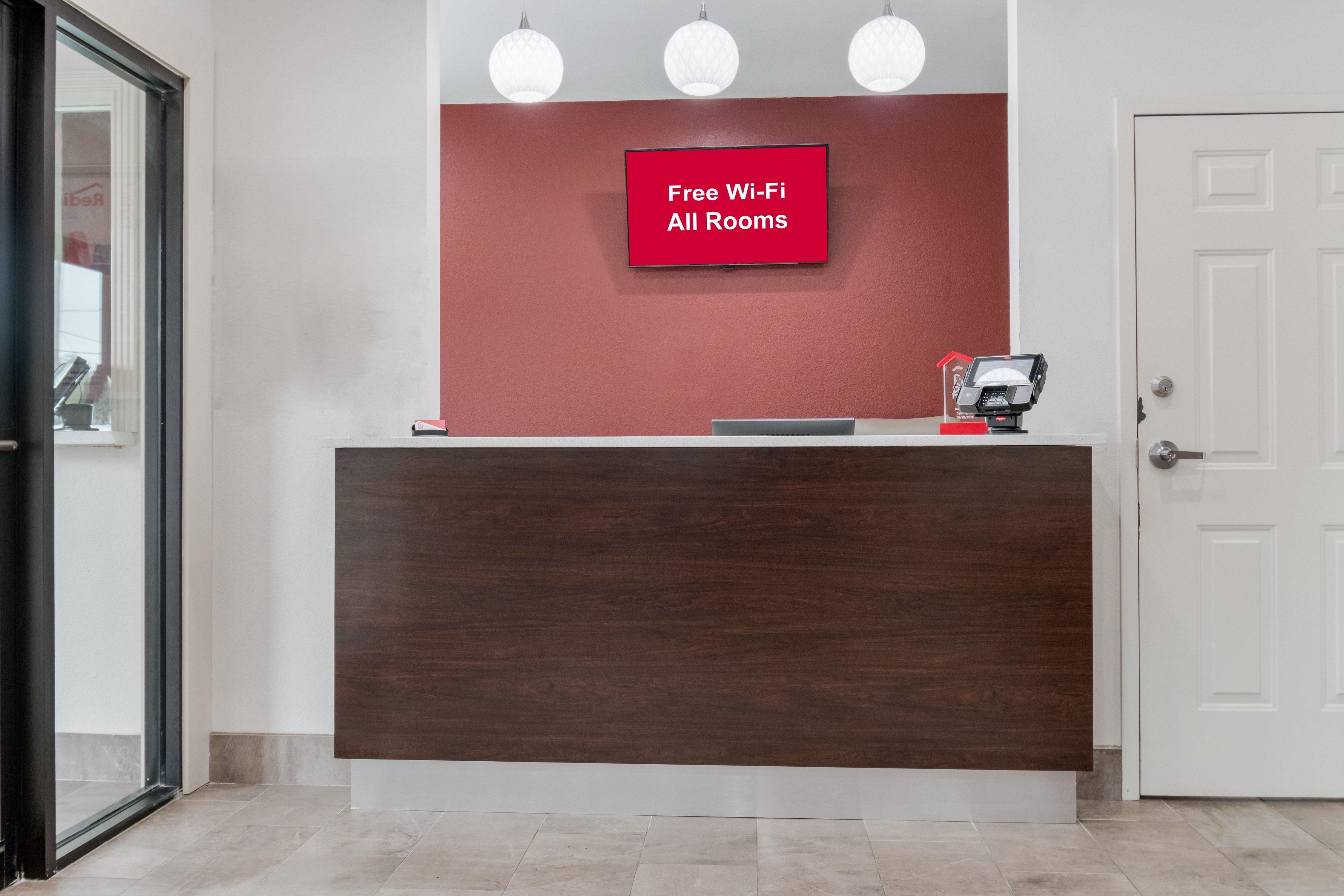 Red Roof Inn Houston - Spring North Экстерьер фото